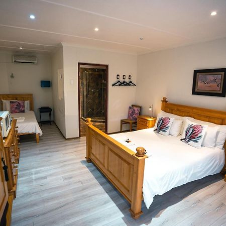 Olive Grove Guest Farm Villa Beaufort West Exterior photo