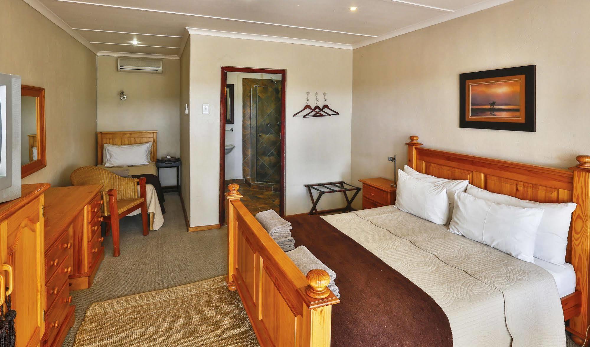 Olive Grove Guest Farm Villa Beaufort West Exterior photo